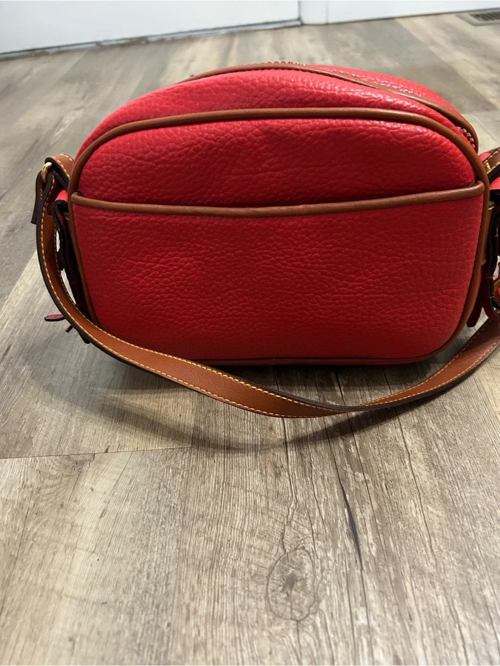 Vintage Dooney & Bourke Pebble Leather Red Kilty Bag - Picture 8 of 8